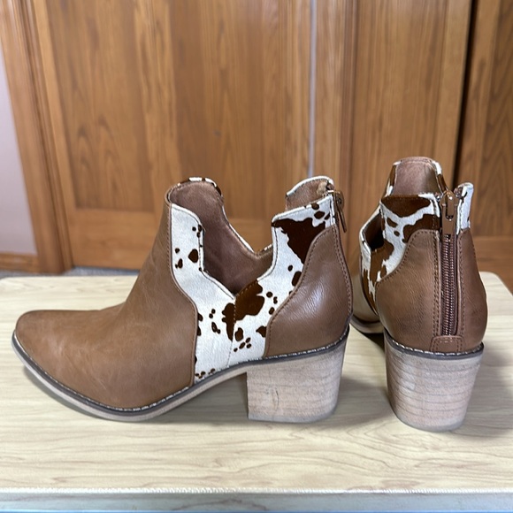 Women's Booties - West Cow Print - Picture 2 of 5